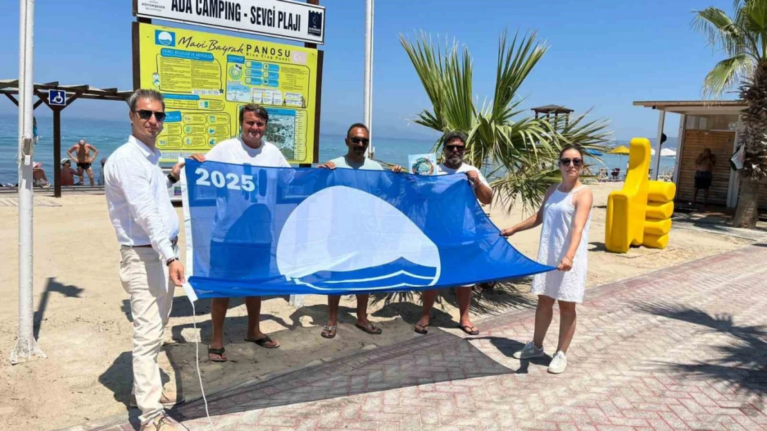 Kuşadası plajları 25 Mavi Bayrak ile taçlandı