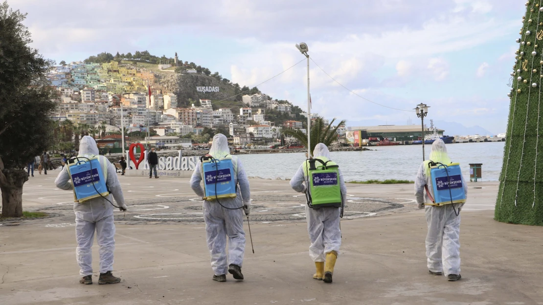 Kuşadası'nda kapsamlı dezenfekte çalışması yapıldı