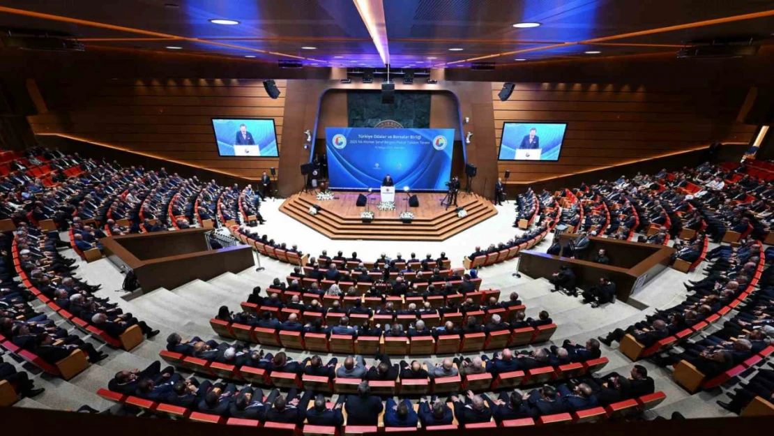 KUTO Başkanı Akdoğan'a ödülü Cumhurbaşkanı Erdoğan tarafından takdim edildi