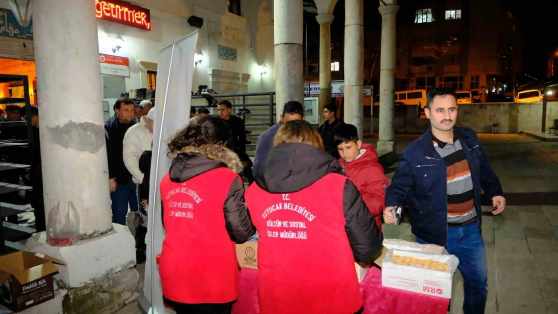 Kuyucak Belediyesi'nden kandil hayrı