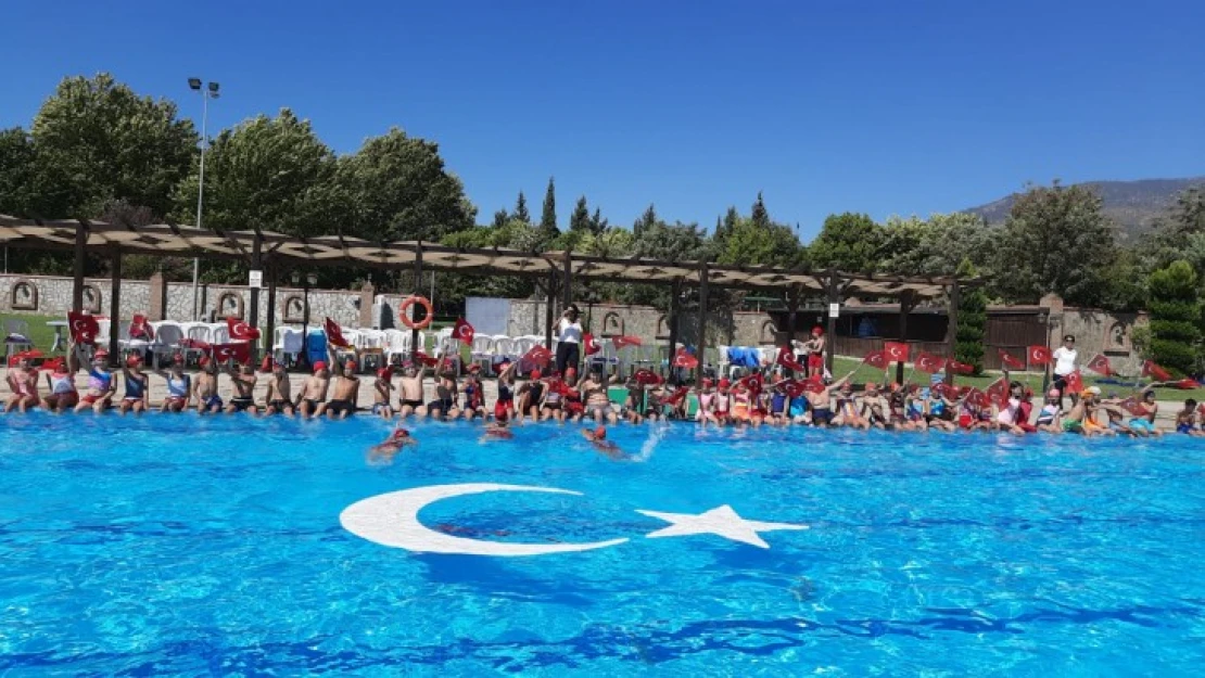 Kuyucak'ta kursiyerlerin gösterileri büyüledi