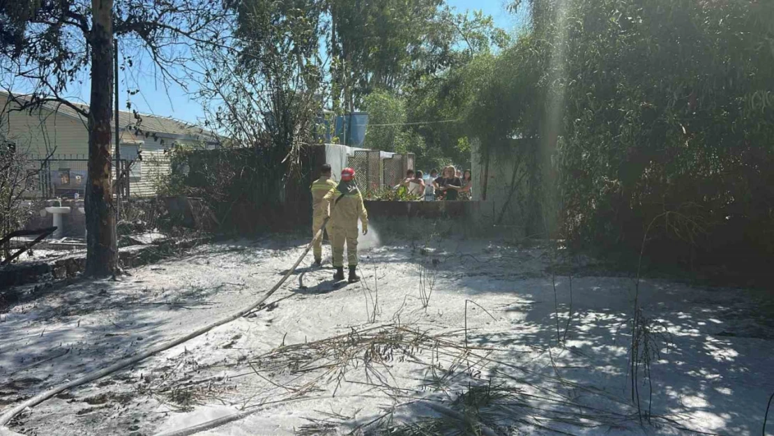 Marmaris Hisarönü'nde çıkan yangın kısa sürede söndürüldü