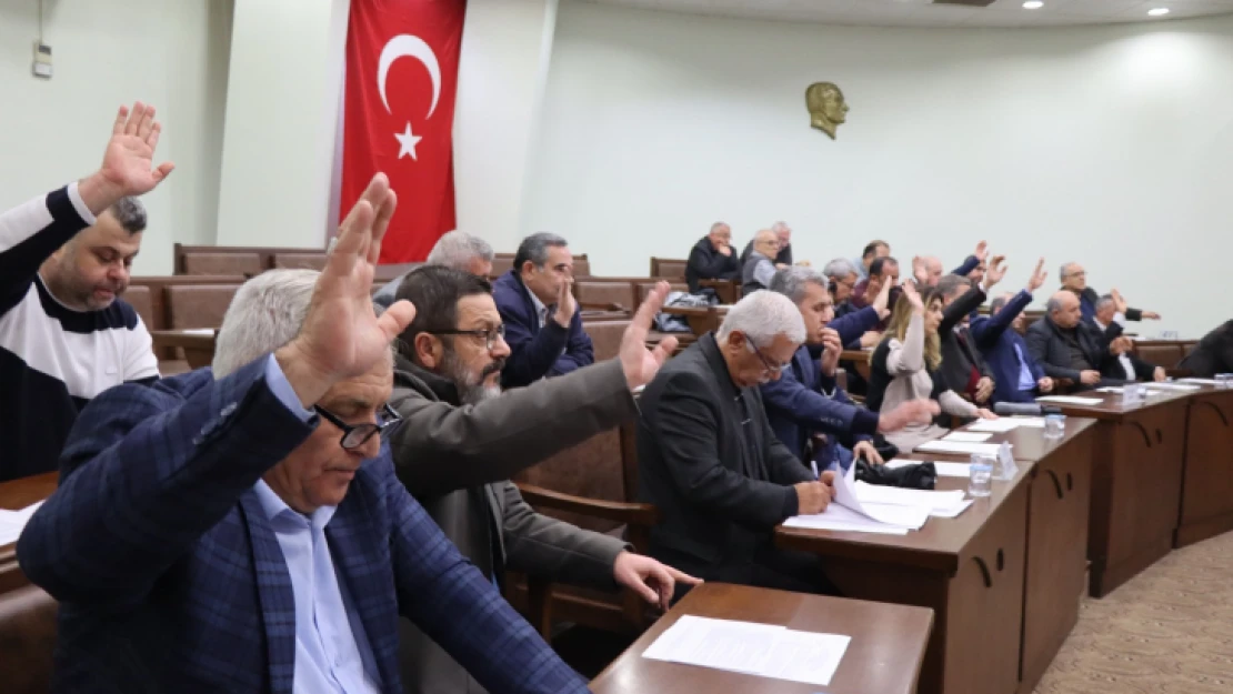 Mecliste 17 katlı bina atışması