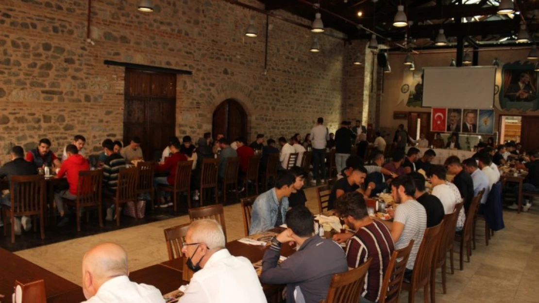 Milletvekili Yavuz, Nazilli'de gençlerle buluştu