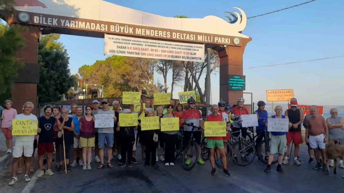 Milli Park'a gelen sporcular, giriş yasağını protesto etti