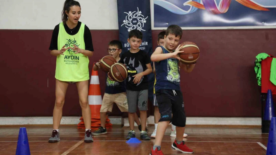 Minik basketbolcular Büyükşehir'in kurslarında yetişiyor