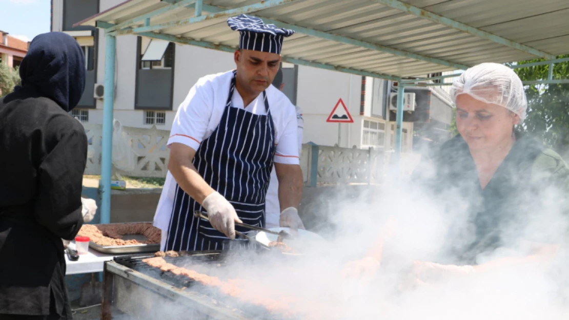 Minikler mangal şenliğinde buluştu