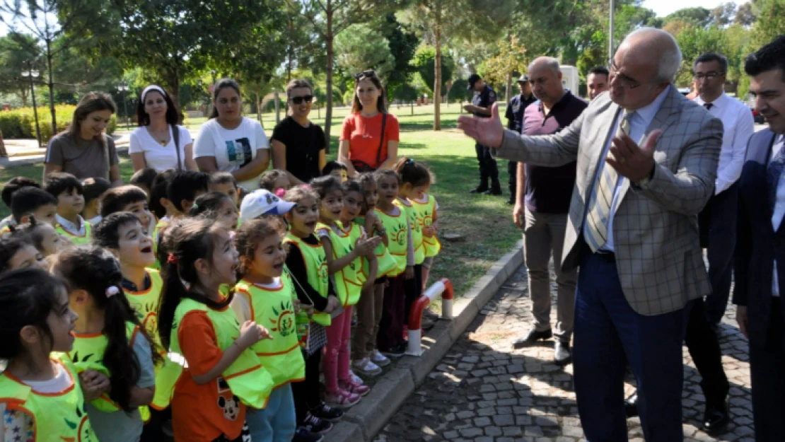 Miniklere trafikte farkındalık eğitimi