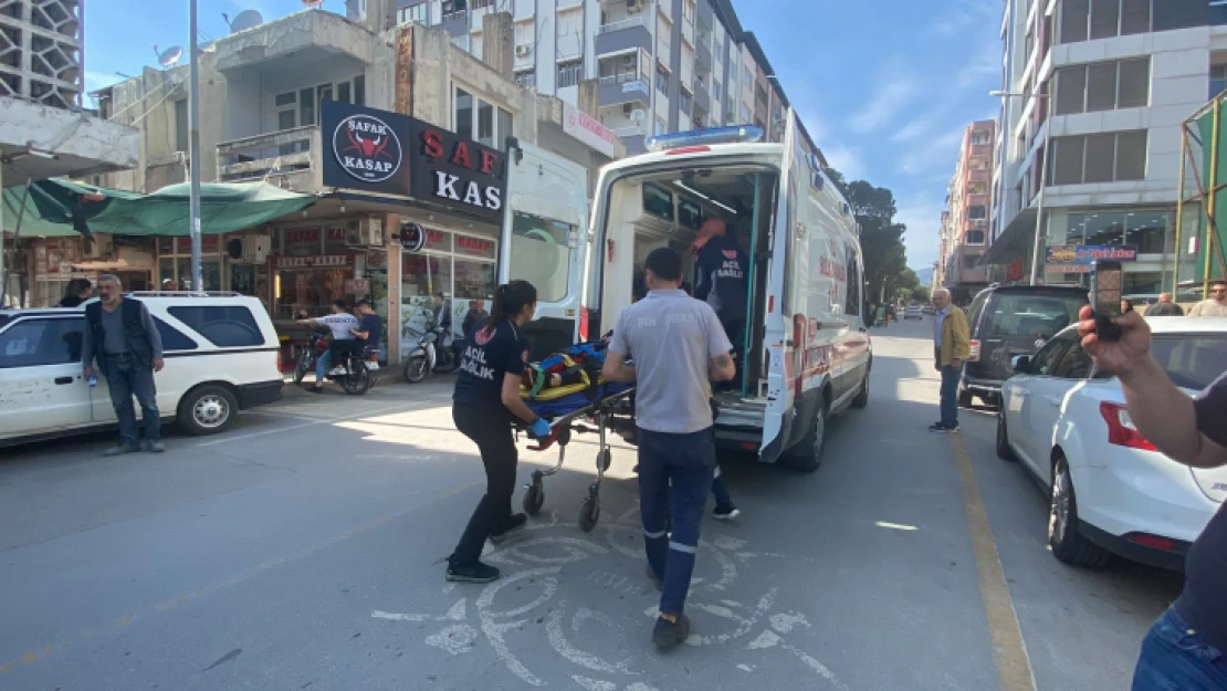 Motosikletli kadını görmeyen otomobil sürücüsü, kazaya neden oldu