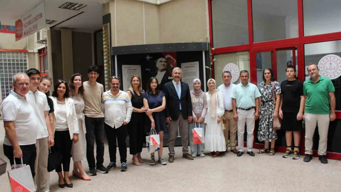 Müdür Özcan, il birincilerini ağırladı