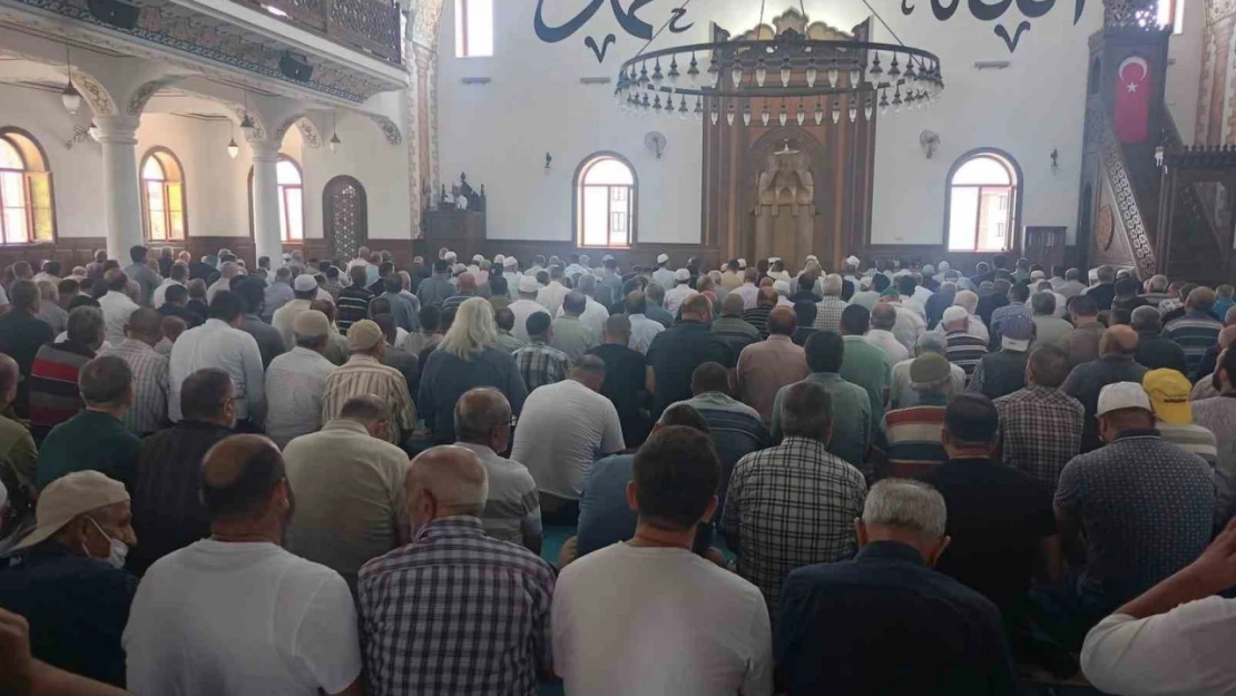 Müftü Yorulmaz'ın oğlu son yolculuğuna uğurlandı