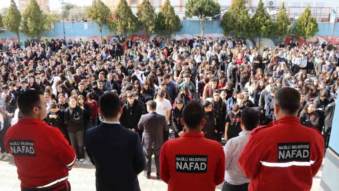 NAFAD ekibi Deprem Haftası'nda liselerde Afet Farkındalık Eğitimi verdi