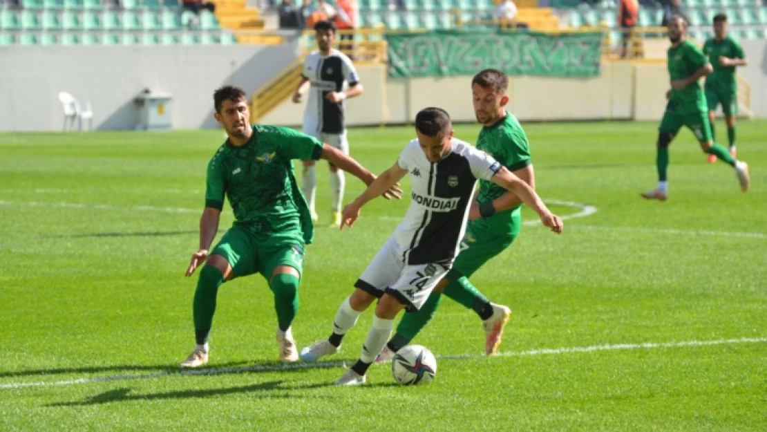 Naz Naz, Akhisar'da kayıp: 4-0