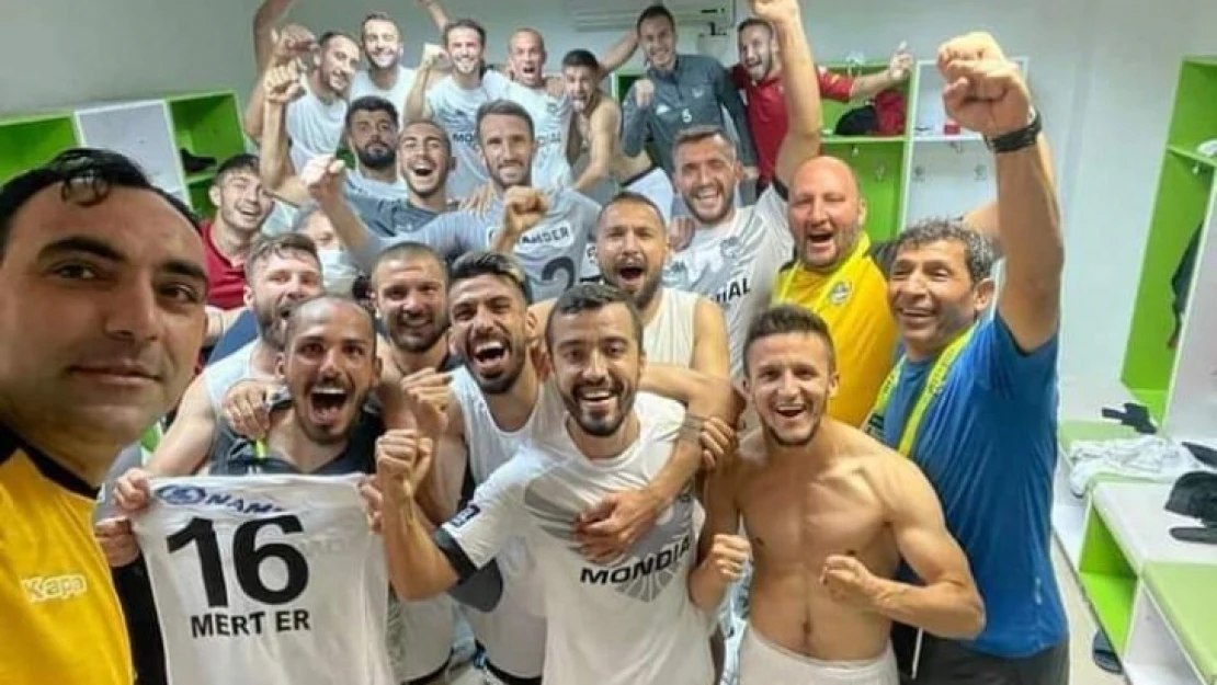 Naz Naz'dan şahane başlangıç