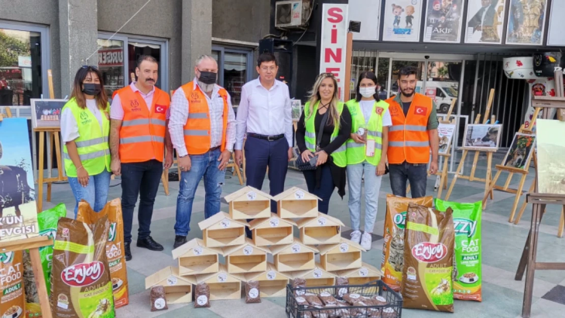 Naz Pati'den farkındalık sergisi