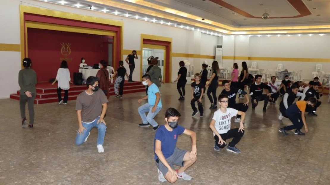 Nazilli Belediyesi Halk Oyunları Topluluğu, çalışmalarına başladı