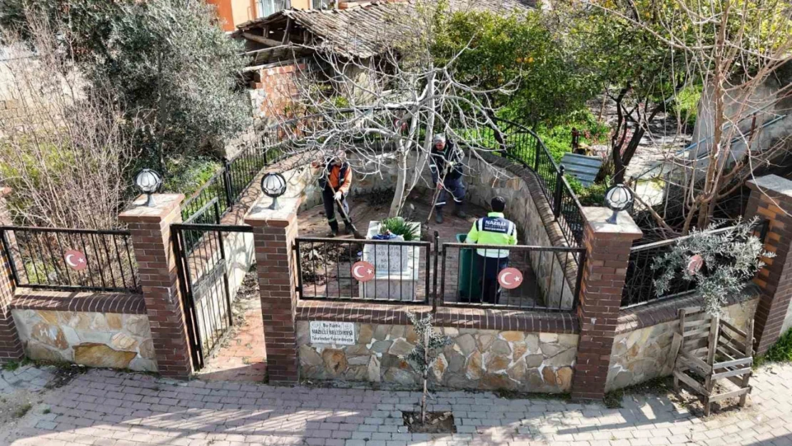 Nazilli Belediyesi'nden Ramazan öncesi türbelerde bakım ve temizlik çalışması