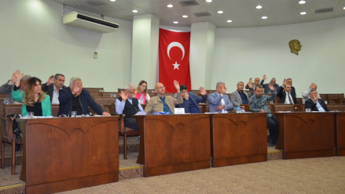 Nazilli Belediyesi'ne İzmir'den otobüs hibe edildi