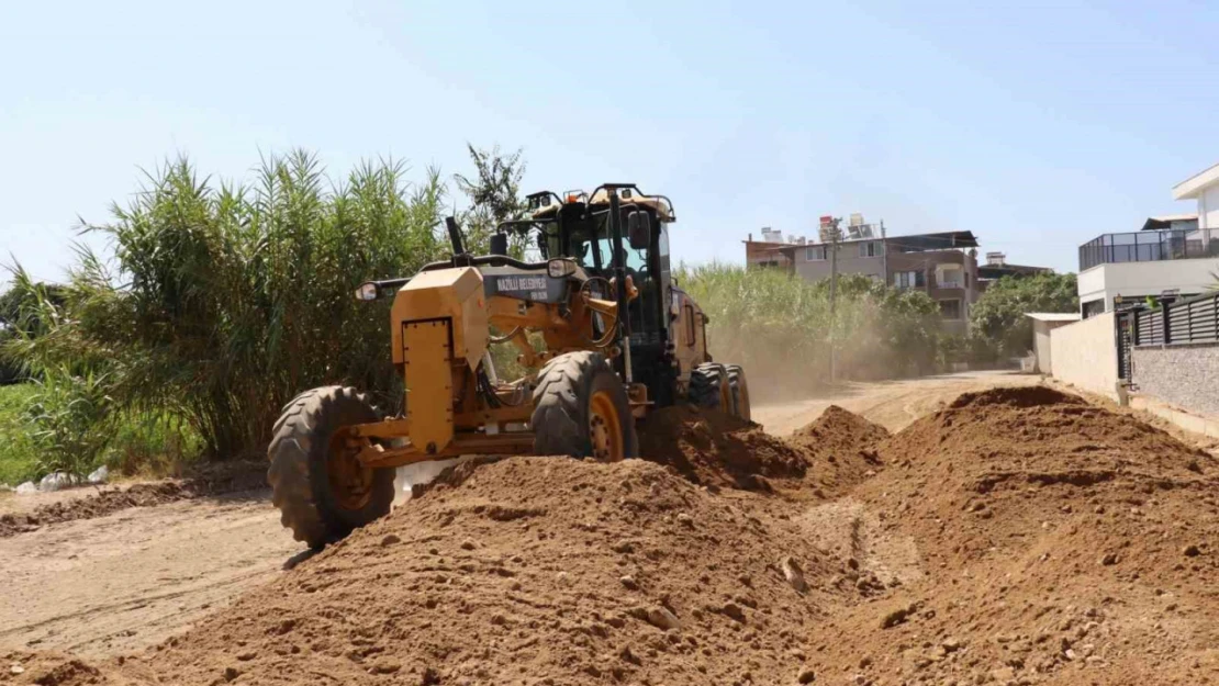 Nazilli Belediyesi, yol yapım çalışmalarına devam ediyor