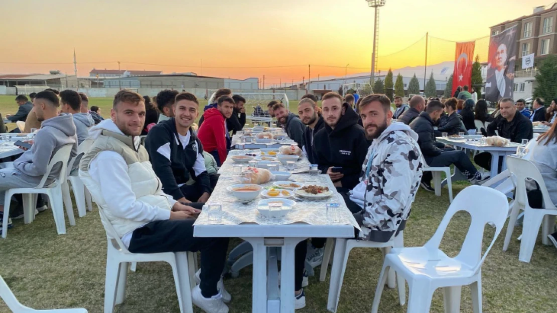 Nazilli Belediyespor iftar yemeğinde buluştu