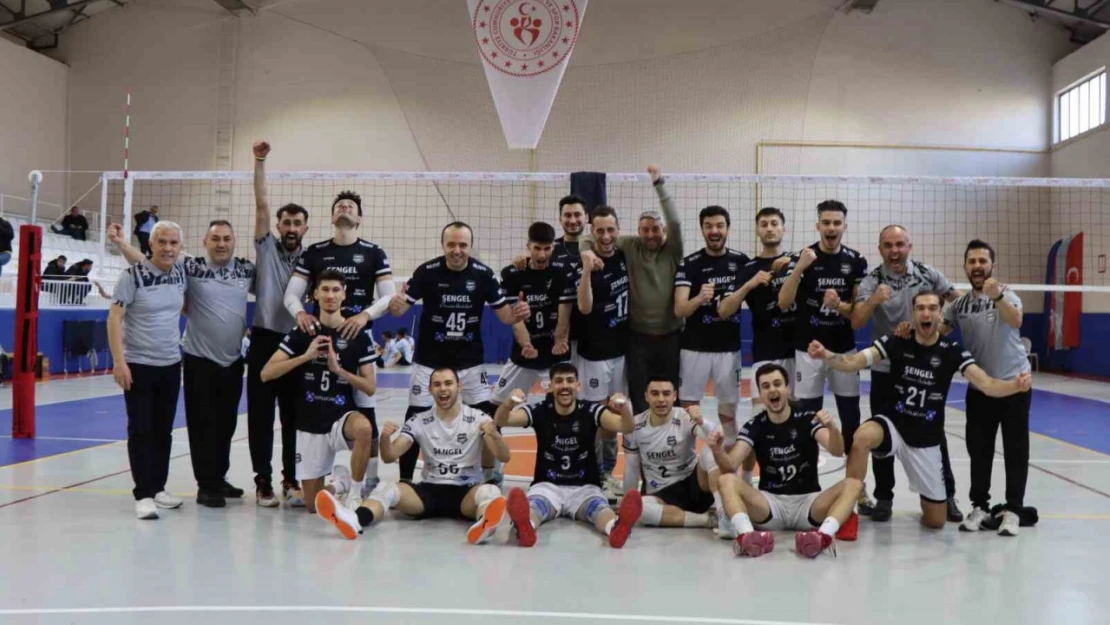 Nazilli Belediyespor Voleybol Takımı ilk galibiyetini aldı