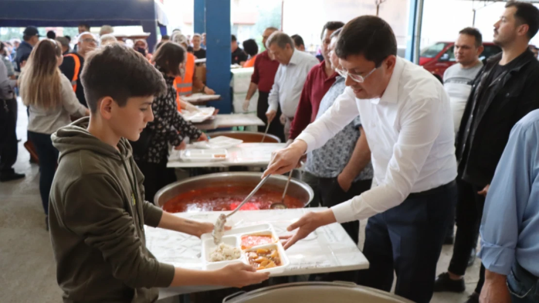 Nazilli'de 10 binlerce kişi aynı sofrada buluşuyor