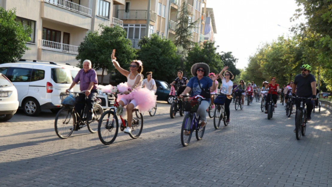 Nazilli'de 5. kez Süslü Kadınlar bisiklet turu gerçekleştirildi