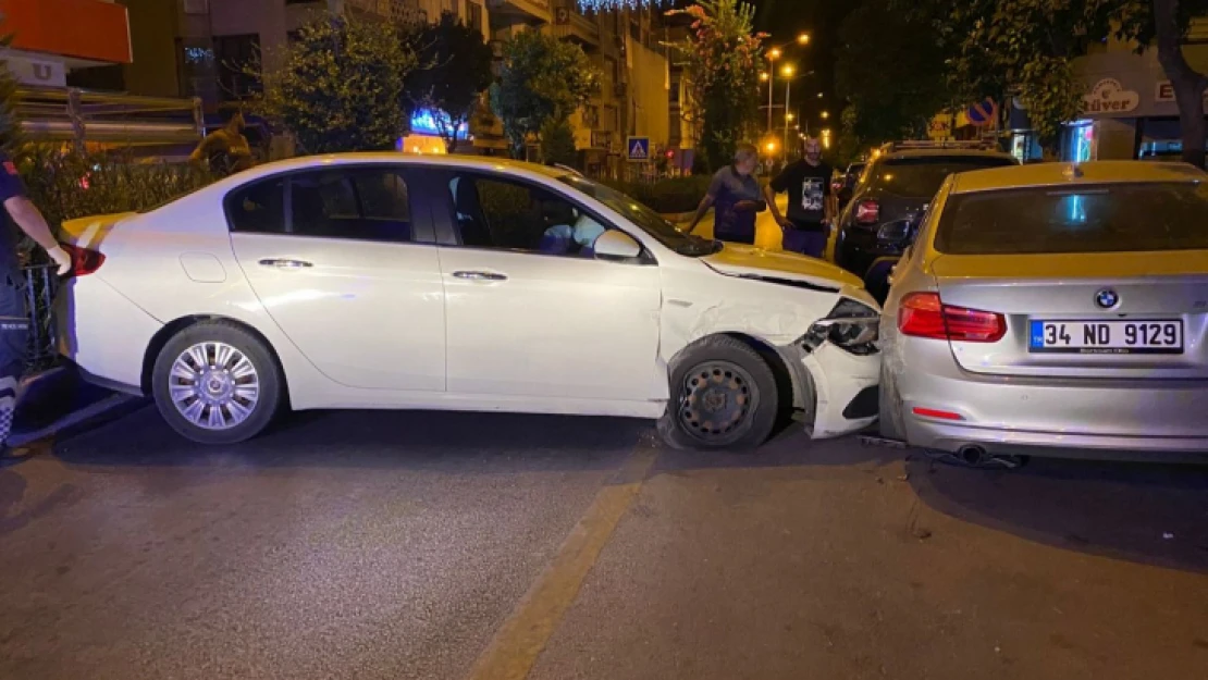Nazilli'de alkollü sürücü park halindeki araçlara çarptı