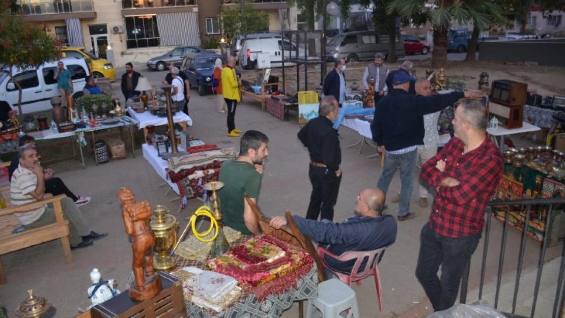 Nazilli'de antikacılar mezatta buluştu