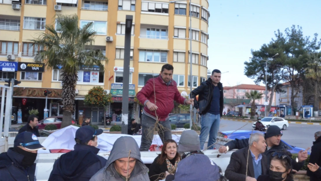 Nazilli'de fidan izdihamı