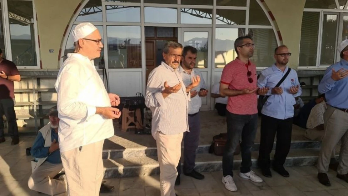 Nazilli'de ilk hacı kafilesi uğurlandı