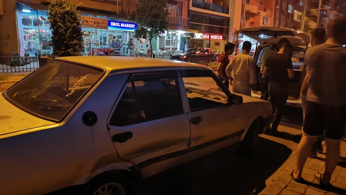Nazilli'de minibüs ve otomobil çarpıştı