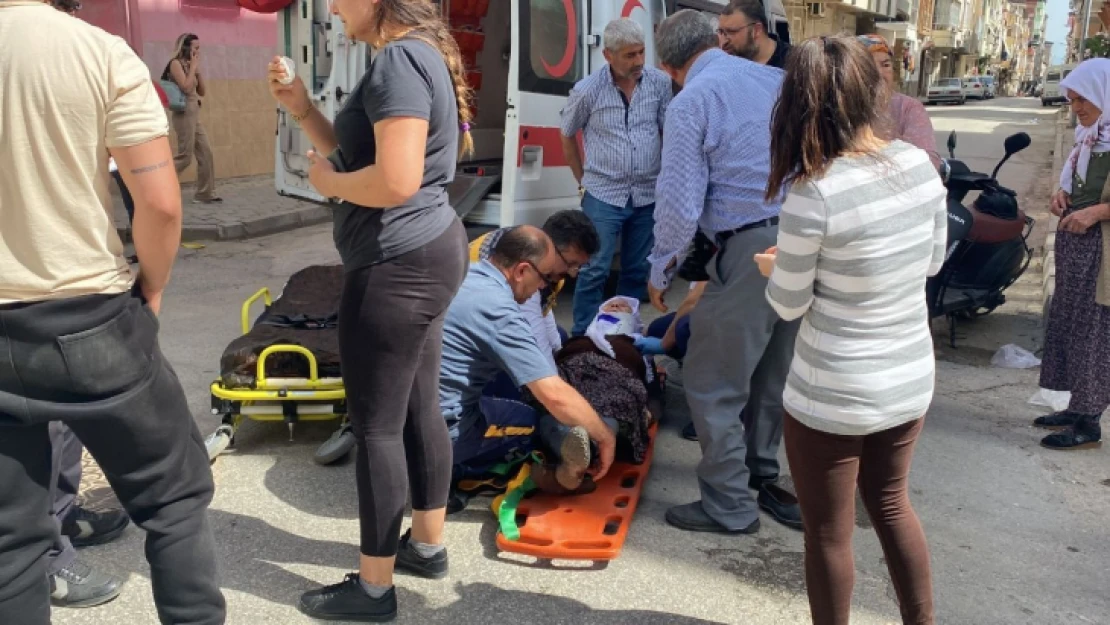 Nazilli'de motosikletten düşen yaşlı teyze korkuttu