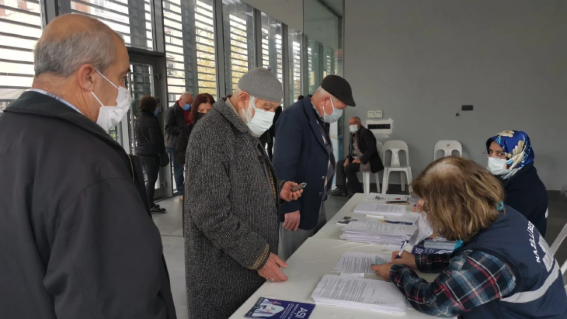 Nazilli'de vatandaşlar aşıya koşuyor