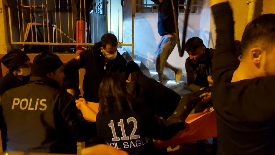 Nazilli'de yangında kalan yaşlı kadını İtfaiye kurtardı