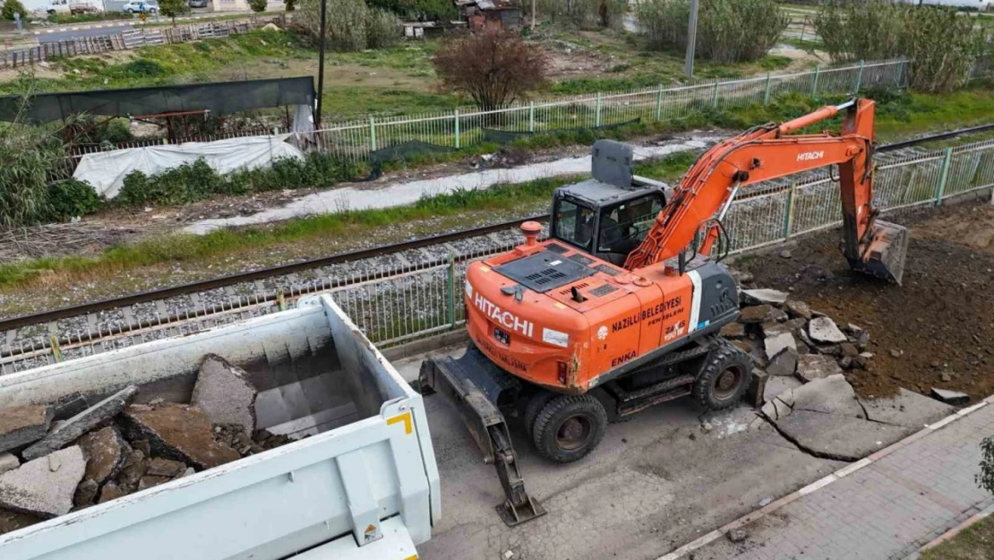 Nazilli'de yol çalışmaları sürüyor