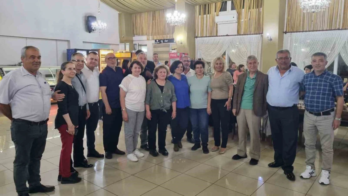 Nazilli'deki kurum çalışanlarından emekli meslektaşlarına veda yemeği