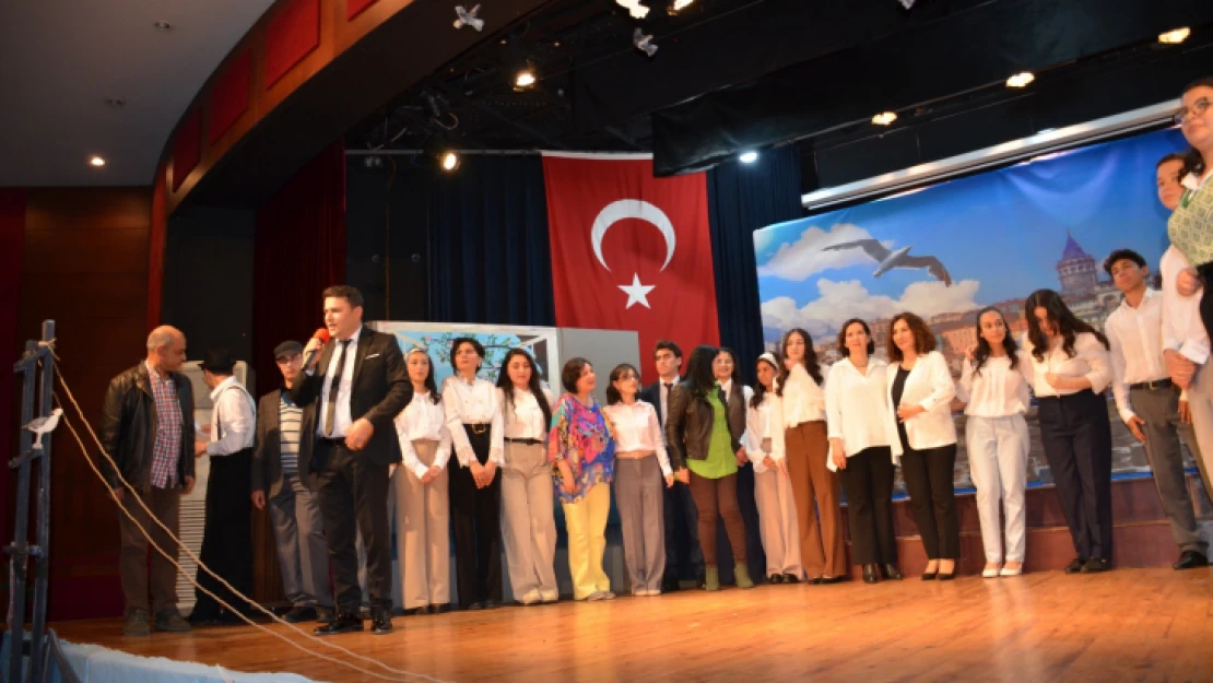 Nazilli Menderes Anadolu Lisesi öğrencileri performansları ile büyüledi