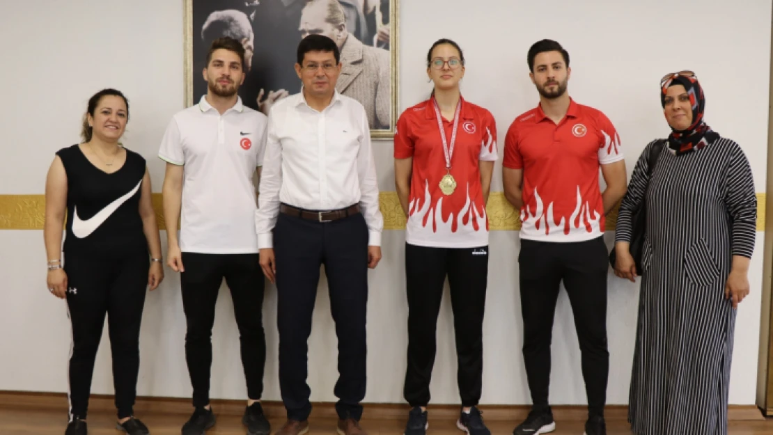 Nazilli'nin şampiyon kızından Başkan Özcan'a teşekkür