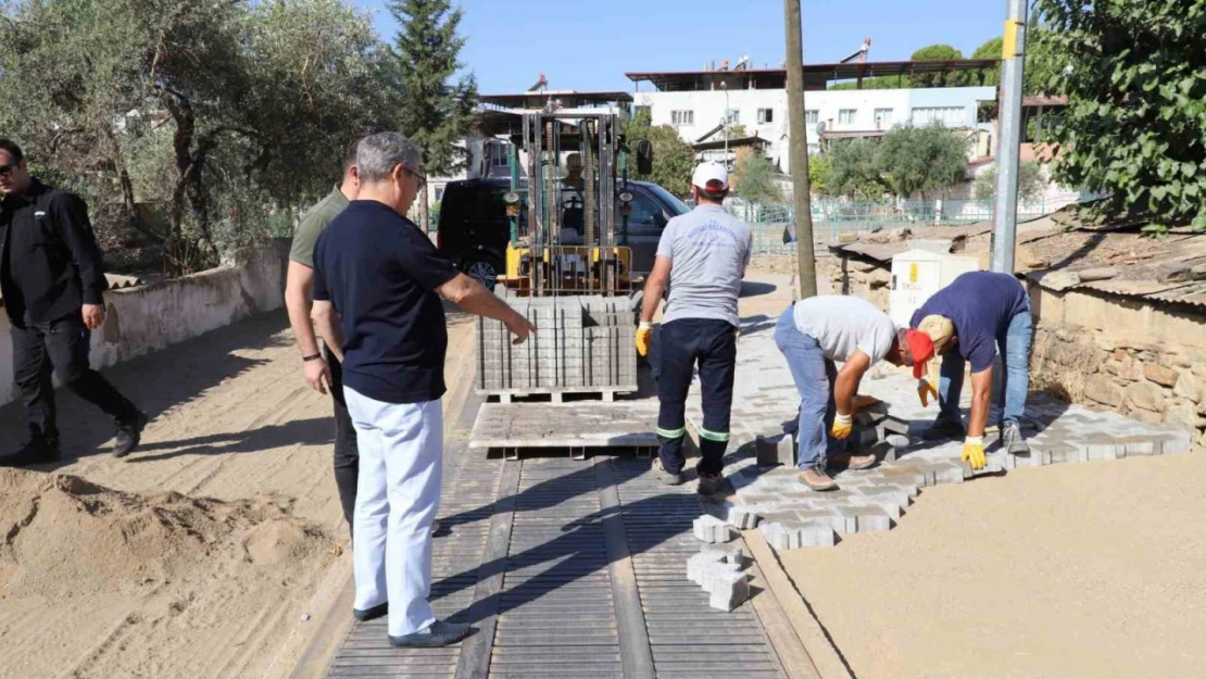 Nazilli Pınarbaşı Mahallesi'nde yol yapım çalışmaları sürüyor