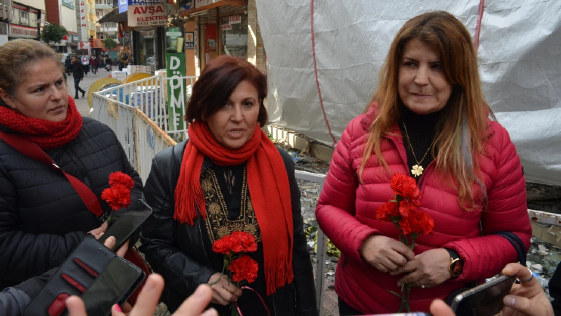 Nazillili çağdaş kadınlar faciada ölenleri andı