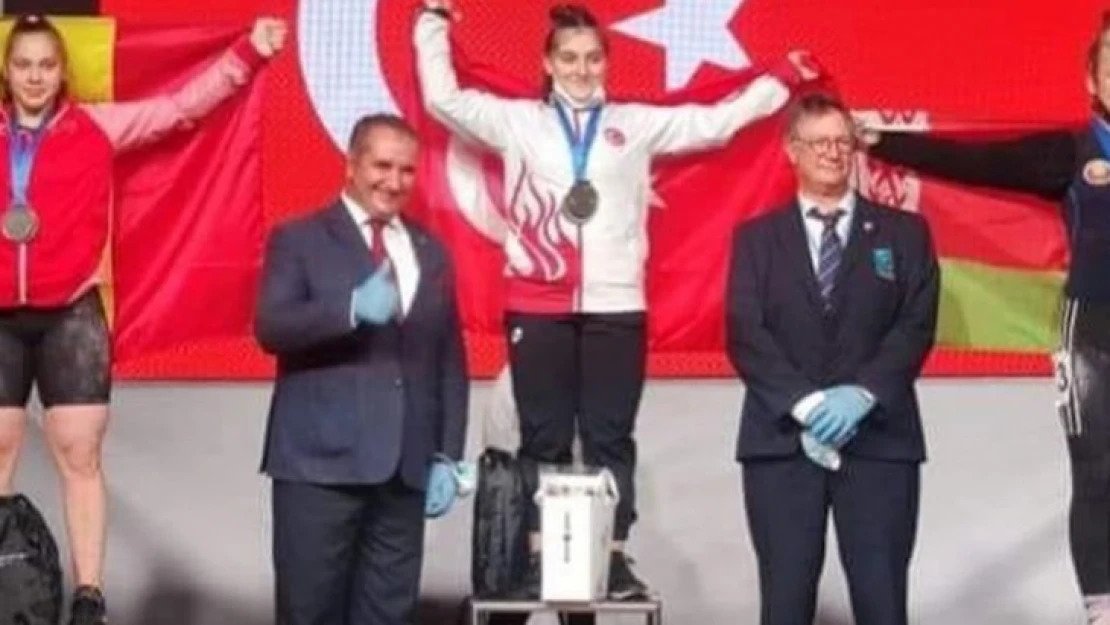 Nazillili halterciden milli gurur