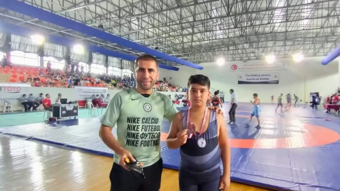 Nazillili minik pehlivan, Milli Takım yolcusu