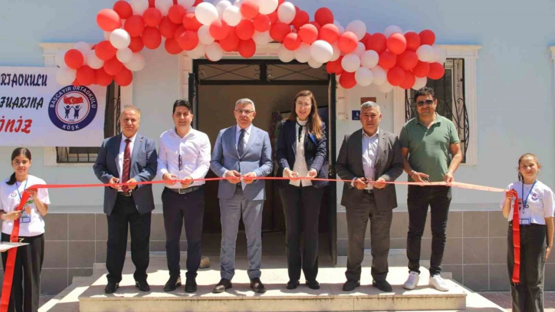 Öğrenciler projelerini bilim fuarında sergiledi
