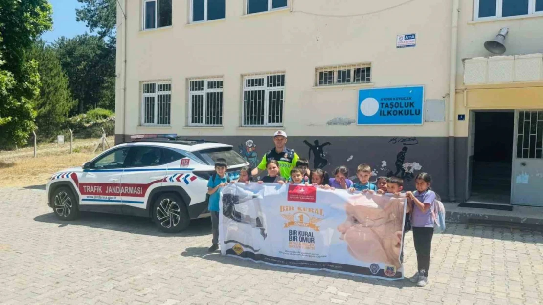 Öğrencilere trafik kuralları anlatıldı