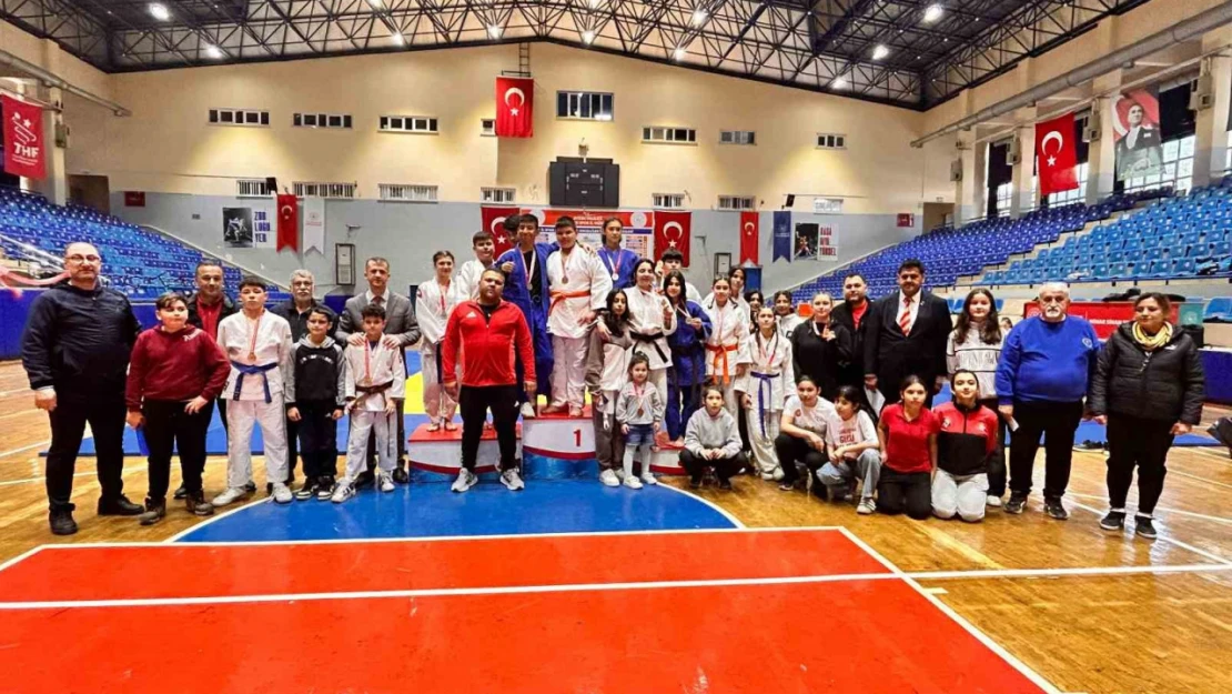 Okullar arası yıldızlar judo il birinciliği müsabakaları sona erdi