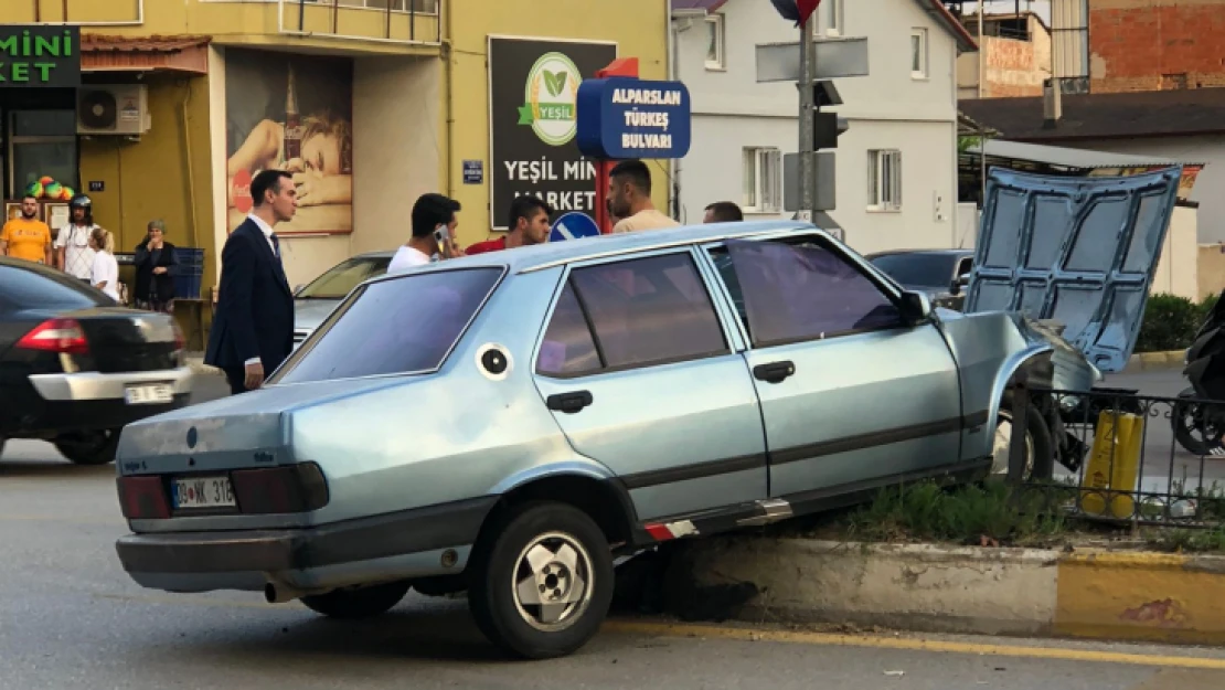 Önce kazaya sebep oldu sonra kaçtı