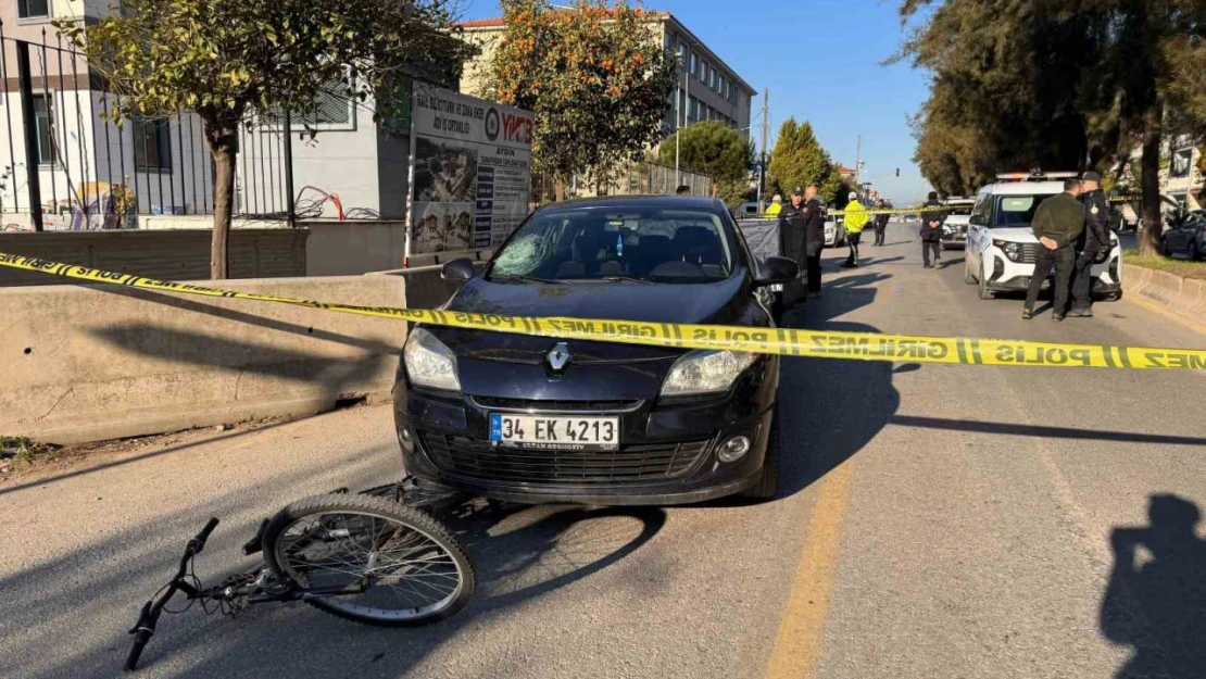 Otomobilin çarptığı bisikletli hayatını kaybetti