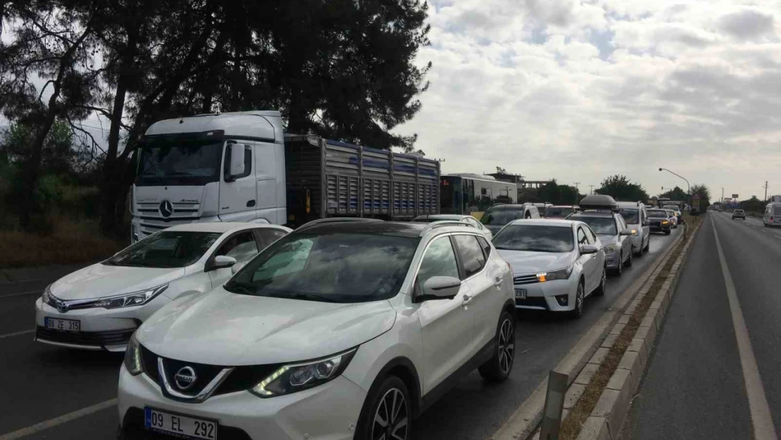 Otoyola girişler kapanınca trafik kitlendi