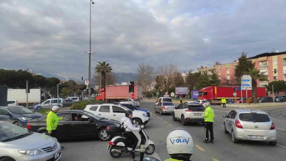 Otoyoldaki çalışma nedeniyle trafik durma noktasına geldi